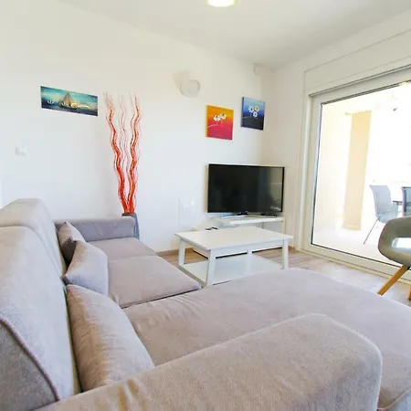 Superb Seaview A4+2 Id:240 Apartment *