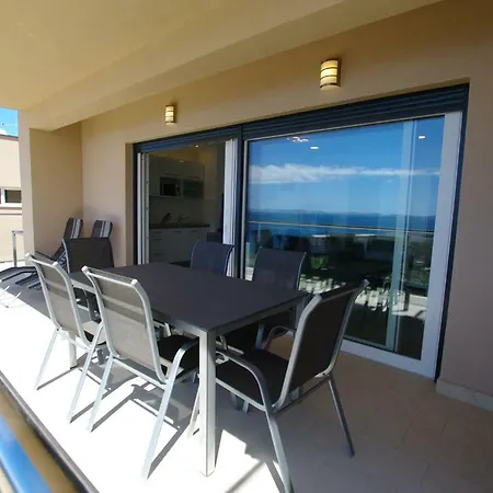 Apartment Superb Seaview A4+2 Id:240 *