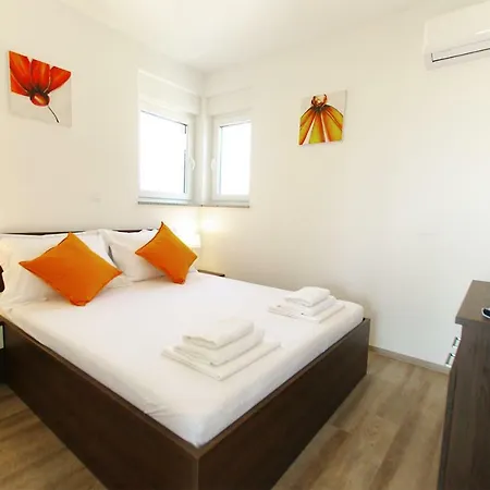 Apartment Superb Seaview A4+2 Id:240 *