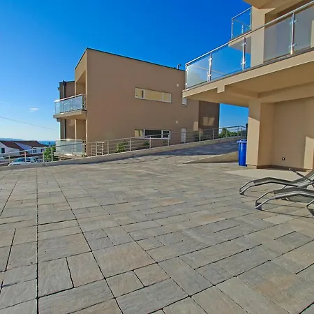 Superb Seaview A4+2 Id:240 Apartment *