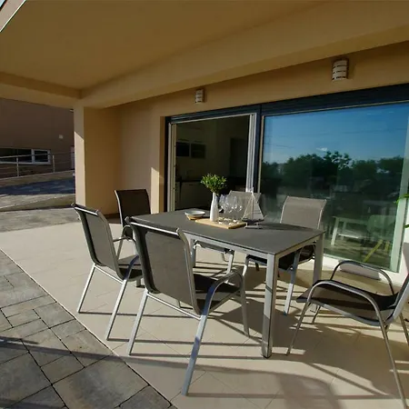 Superb Seaview A4+2 Id:240 Apartment