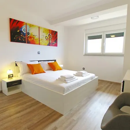 Apartment Superb Seaview A4+2 Id:240 Murter